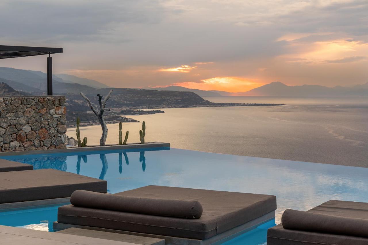 ​Le Grand Bleu Resort Derveni Exterior photo