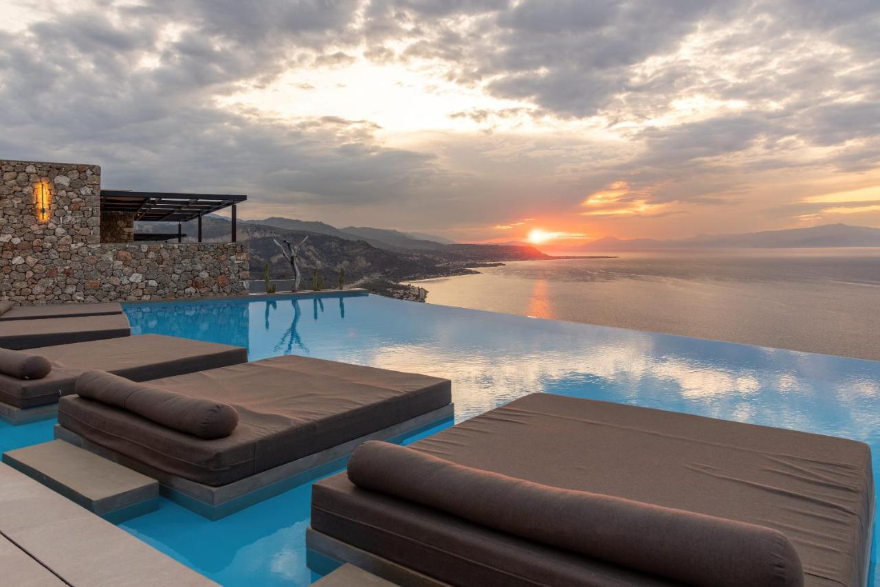 ​Le Grand Bleu Resort Derveni Exterior photo